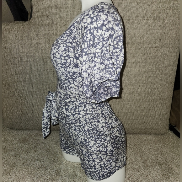 Abercrombie romper - Picture 4 of 7